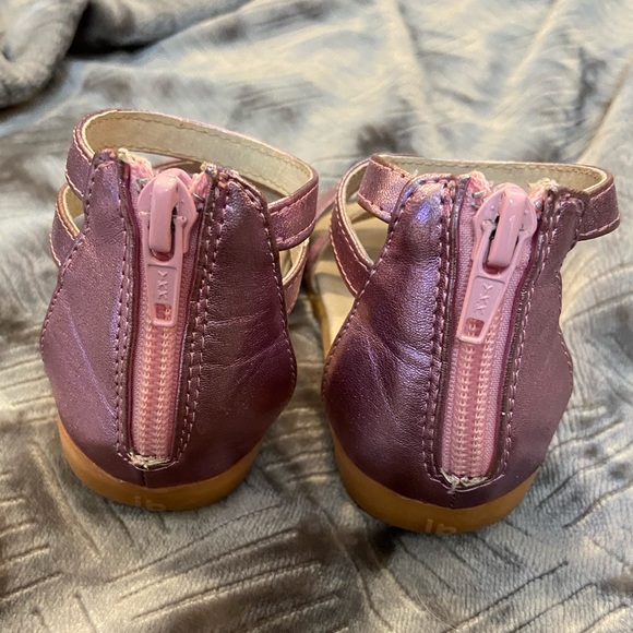 Itzy Bitzy Metallic Pink Sandals - Picture 3 of 5
